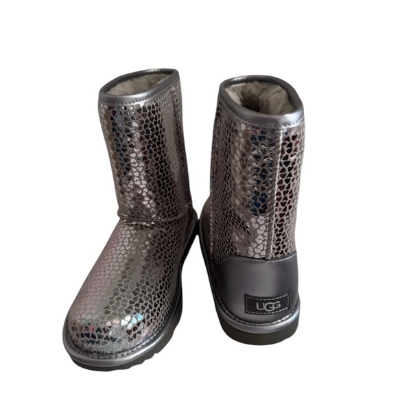 UGG Metallic Silver Boots - Picture 4 of 7